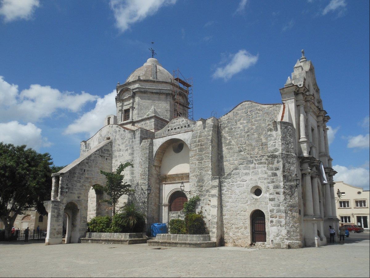 Iglesia de San Francisco de Paula, La Habana Vieja, Cuba. Vista desde el lado este que da a la Alameda de Paula La Iglesia de San Francisco de Paula en la Habana Vieja, Cuba