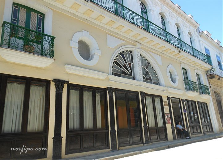 La Casa de la Poesía, biblioteca especializada en poesía en la Habana