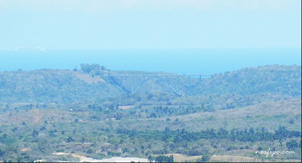 El Puente de Bacunayagua y el Mirador desde el Pan de Matanzas El Puente de Bacunayagua y el Mirador desde el Pan de Matanzas
