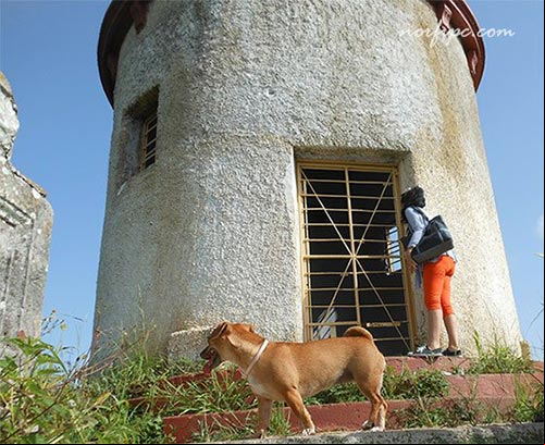 Ermita del Cristo Crucificado, en lo alto de una loma en San Miguel de los Baños Ermita del Cristo Crucificado, en lo alto de una loma en San Miguel de los Baños