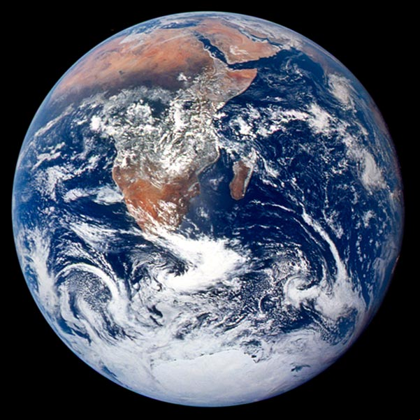 The Blue Marble (globo azul), clásica foto de la Tierra tomada desde la nave Apolo 17. #FotosNASA The Blue Marble (globo azul), clásica foto de la Tierra tomada desde la nave Apolo 17